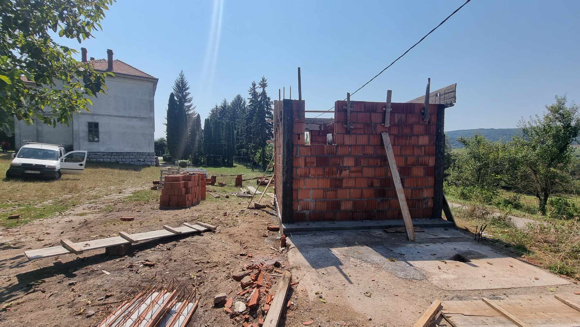 Izgradnja toaleta, selo Lalinac, foto: RBS