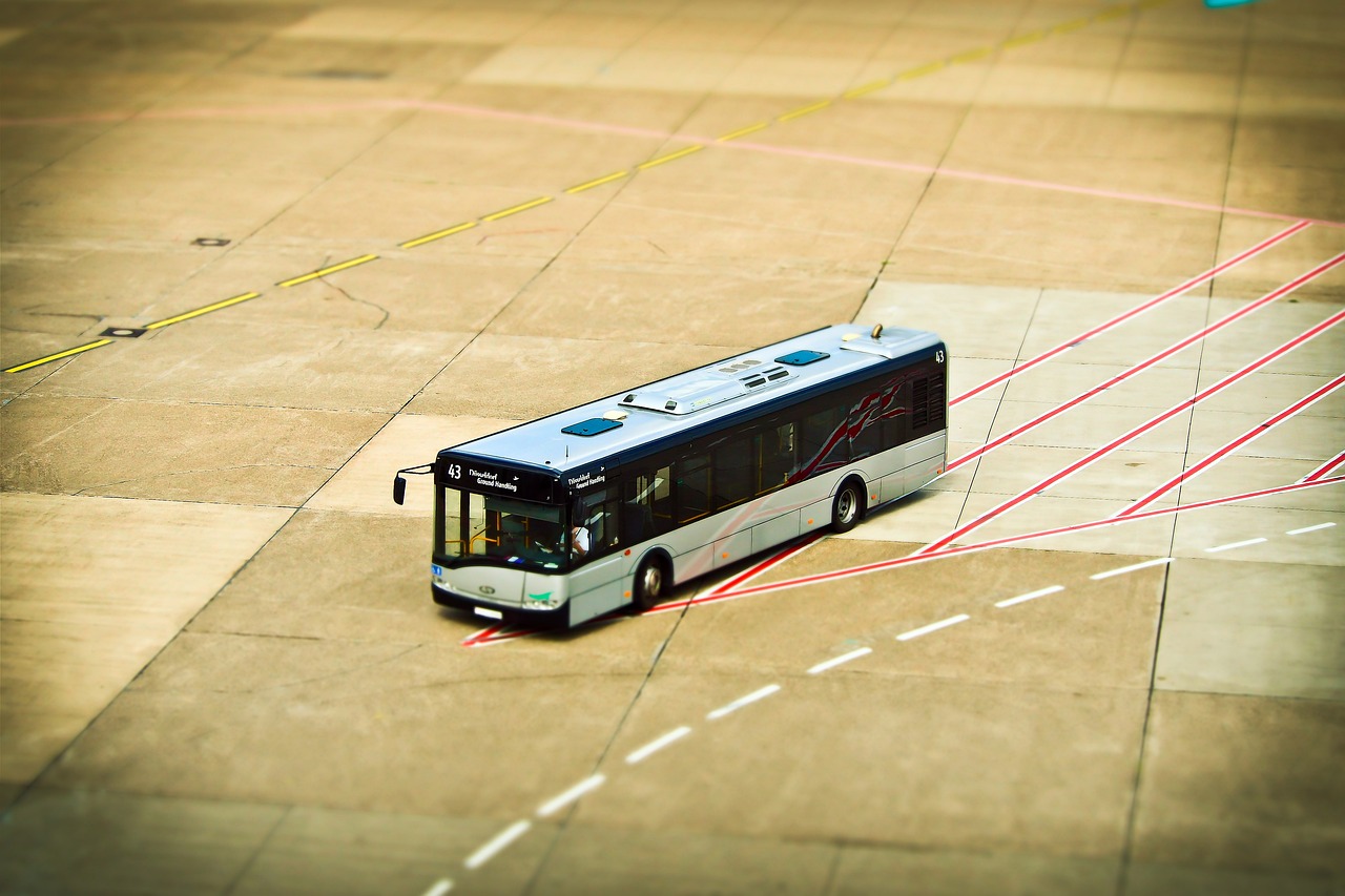 Autobus, ilustracija, foto: pixabay.com